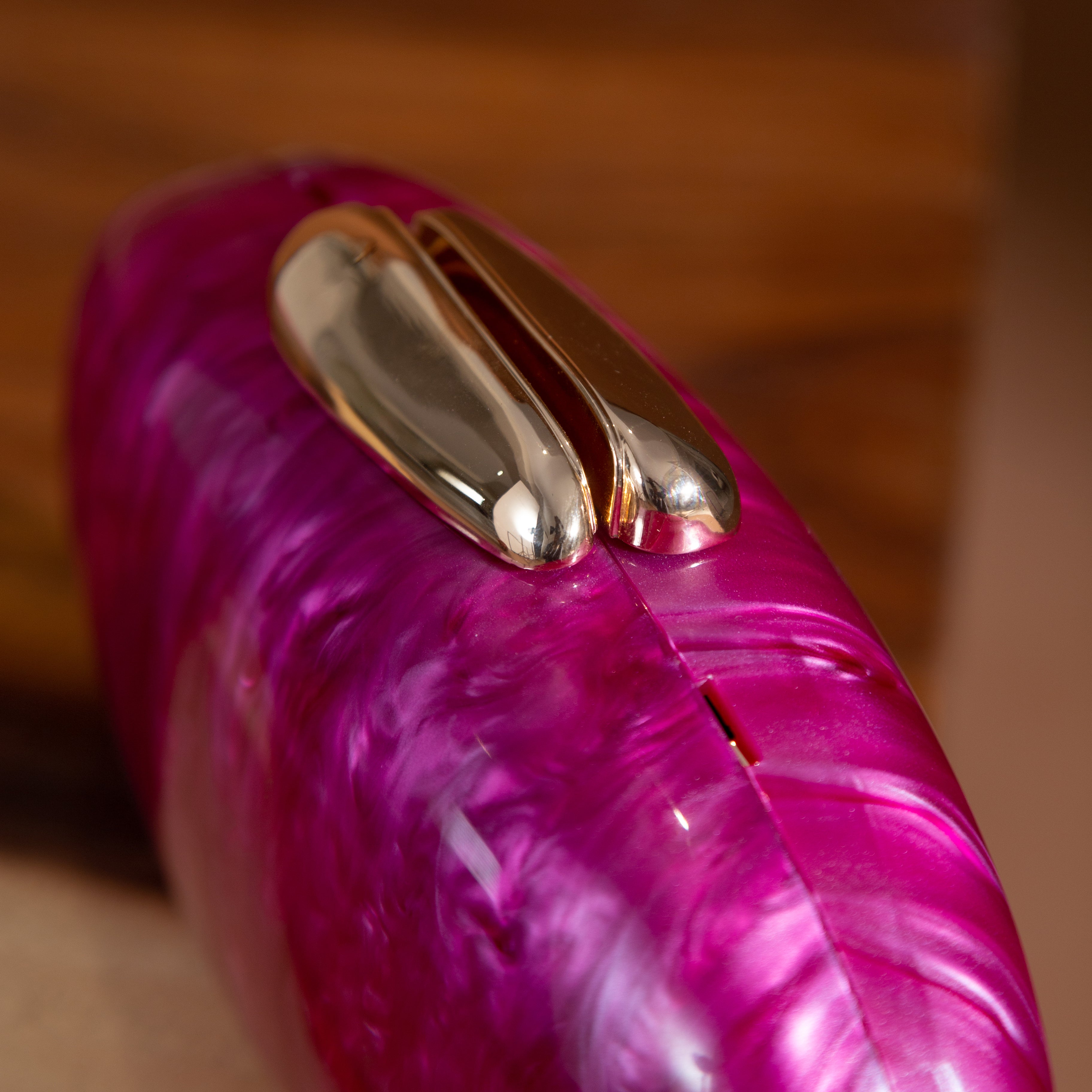 Laura - Hot Pink